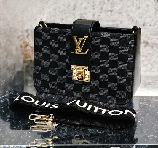 Stylish Girls Black crossbody bags